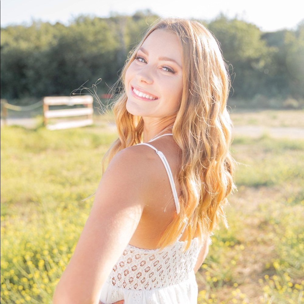Hi everyone! Thank you for checking out my page!